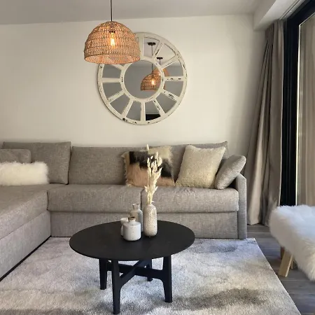 Patchwork Apartment *